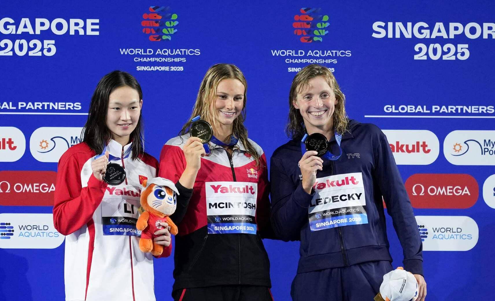 破亚洲纪录！李冰洁逆转美国名将莱德基夺世锦赛女子400自银牌